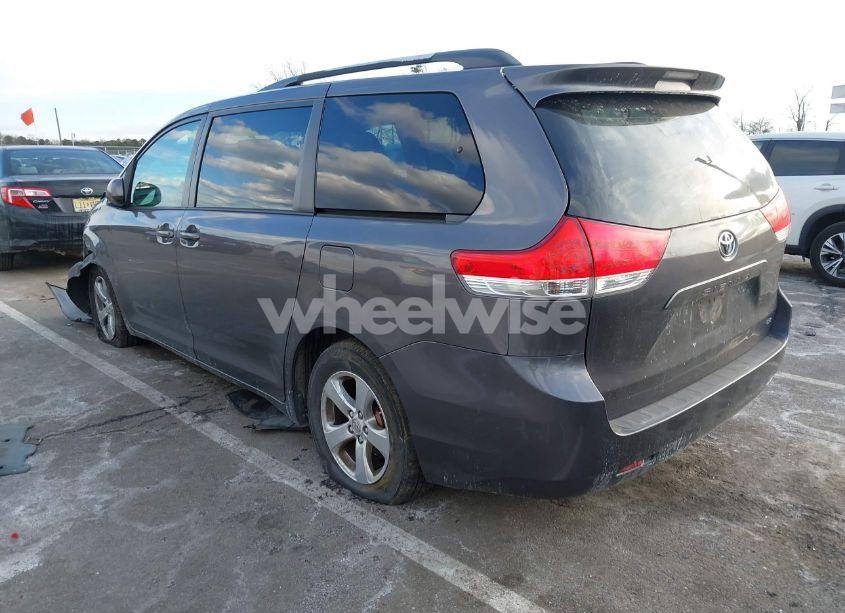 Photo 3 of 2013 Toyota Sienna LE V6 8 PASSENGER (VIN 5TDKK3DC6DS386502)