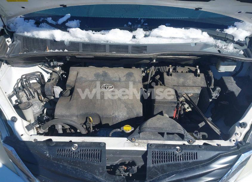 Photo 10 of 2014 Toyota Sienna LE V6 8 PASSENGER (VIN 5TDKK3DC6ES417233)