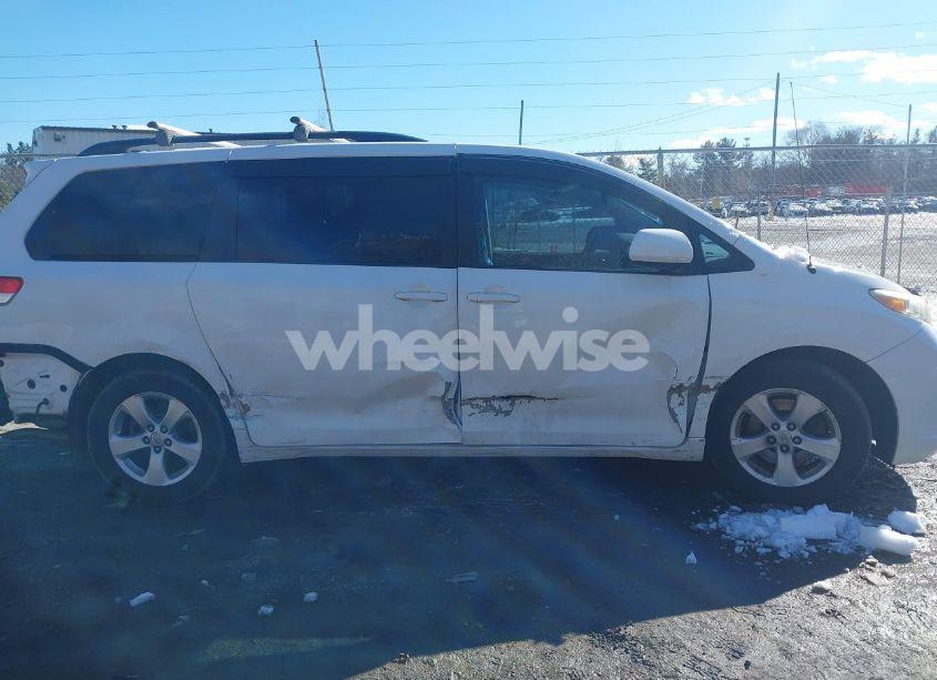 Photo 13 of 2014 Toyota Sienna LE V6 8 PASSENGER (VIN 5TDKK3DC6ES417233)