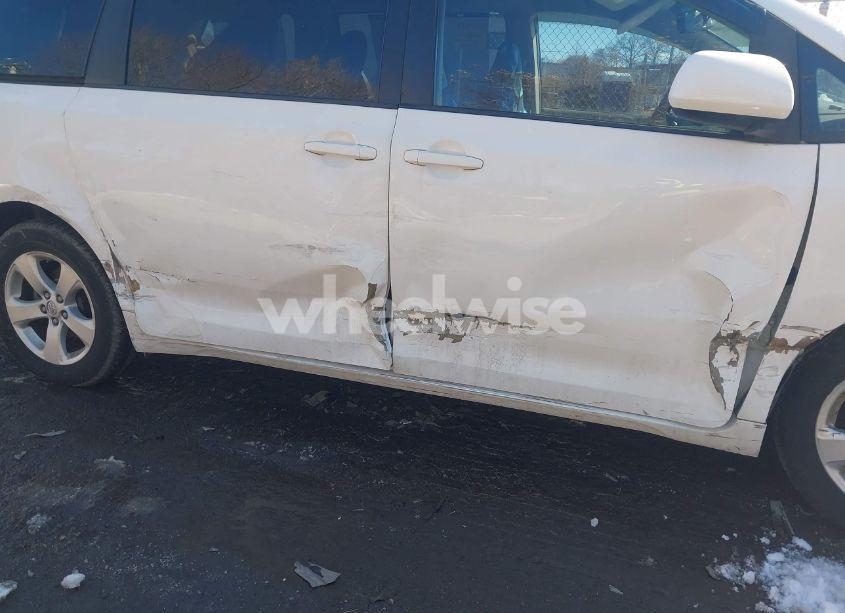 Photo 6 of 2014 Toyota Sienna LE V6 8 PASSENGER (VIN 5TDKK3DC6ES417233)