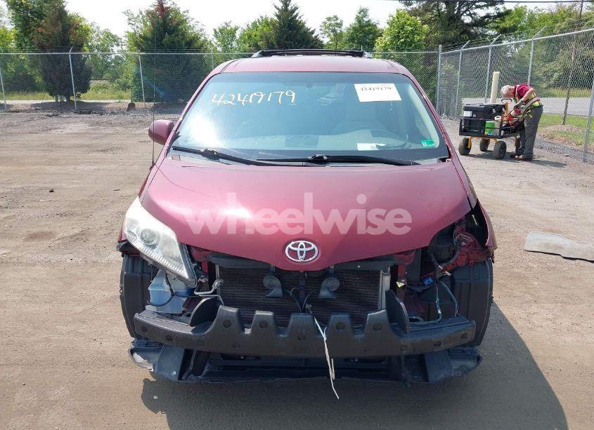 Photo 13 of 2014 Toyota Sienna LE V6 8 PASSENGER (VIN 5TDKK3DC6ES417507)