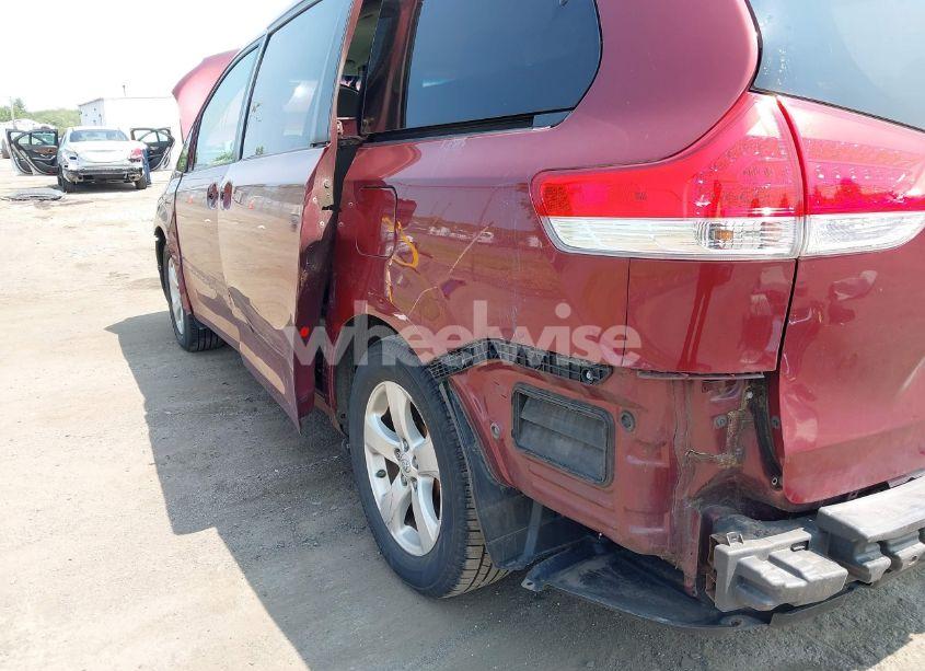 Photo 20 of 2014 Toyota Sienna LE V6 8 PASSENGER (VIN 5TDKK3DC6ES417507)