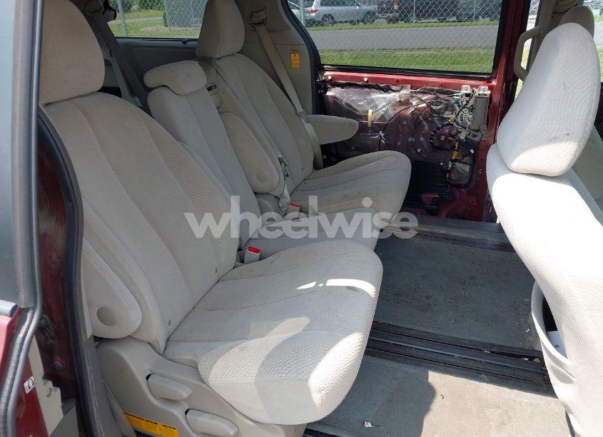 Photo 8 of 2014 Toyota Sienna LE V6 8 PASSENGER (VIN 5TDKK3DC6ES417507)