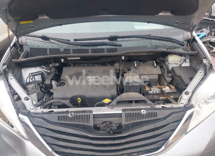 Photo 10 of 2014 Toyota Sienna LE V6 8 PASSENGER (VIN 5TDKK3DC6ES424568)