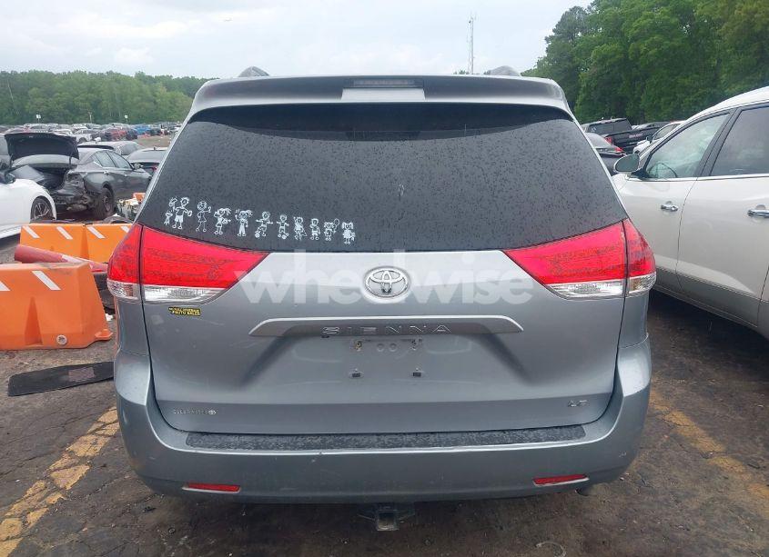 Photo 16 of 2014 Toyota Sienna LE V6 8 PASSENGER (VIN 5TDKK3DC6ES424568)