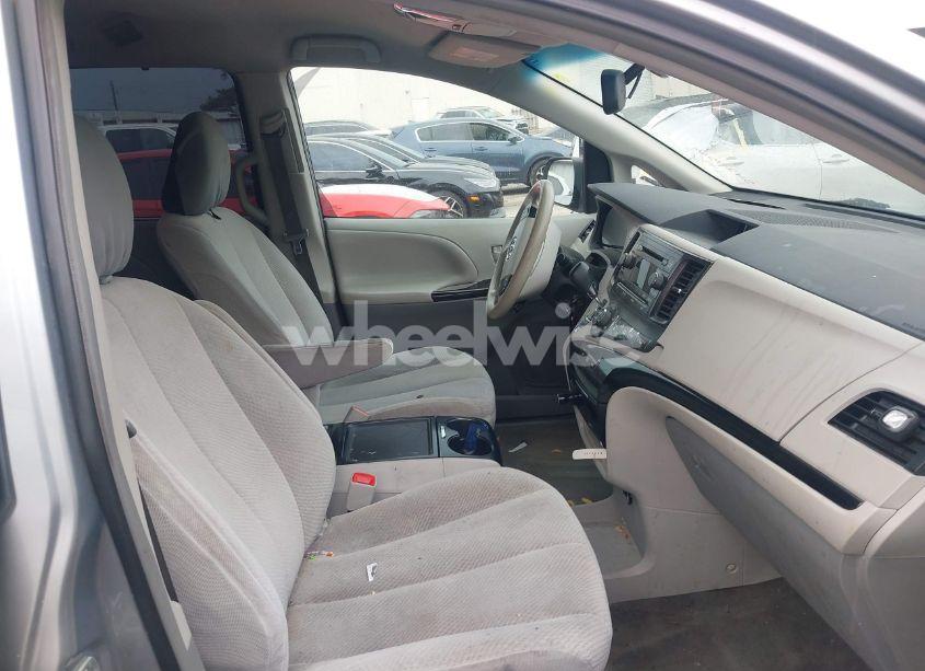 Photo 5 of 2014 Toyota Sienna LE V6 8 PASSENGER (VIN 5TDKK3DC6ES424568)