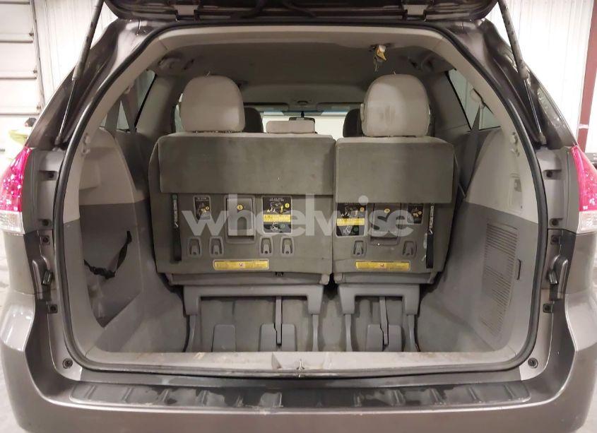 Photo 17 of 2014 Toyota Sienna LE V6 8 PASSENGER (VIN 5TDKK3DC6ES429818)