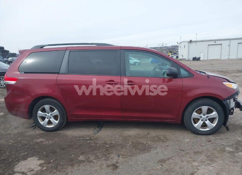 Photo 12 of 2014 Toyota Sienna LE V6 8 PASSENGER (VIN 5TDKK3DC6ES433383)