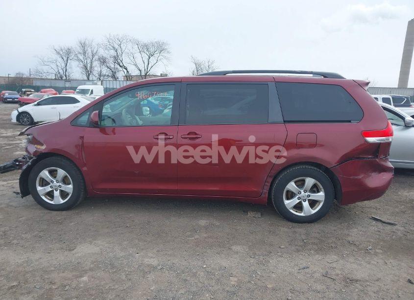 Photo 13 of 2014 Toyota Sienna LE V6 8 PASSENGER (VIN 5TDKK3DC6ES433383)