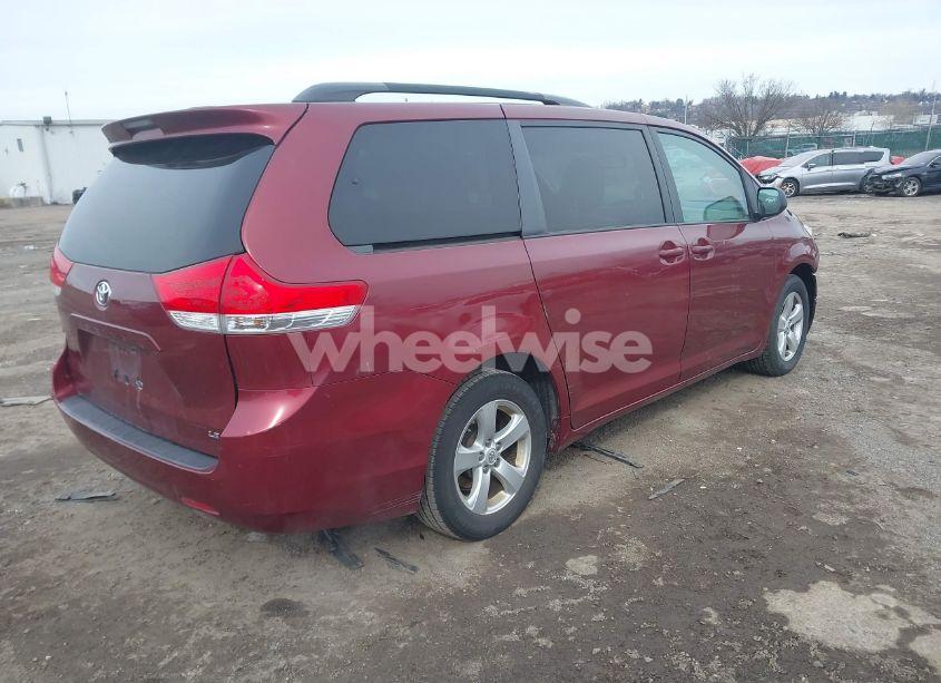 Photo 4 of 2014 Toyota Sienna LE V6 8 PASSENGER (VIN 5TDKK3DC6ES433383)