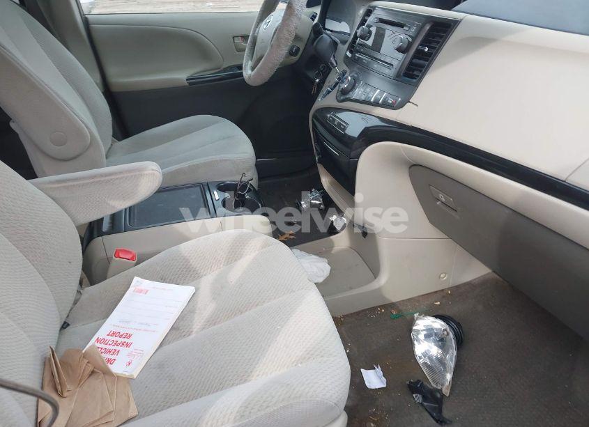 Photo 5 of 2014 Toyota Sienna LE V6 8 PASSENGER (VIN 5TDKK3DC6ES433383)