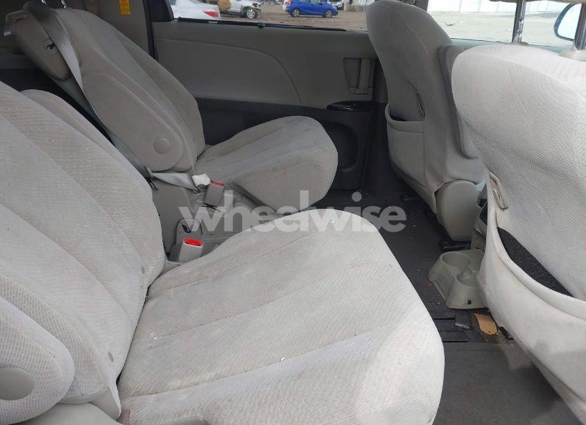 Photo 8 of 2014 Toyota Sienna LE V6 8 PASSENGER (VIN 5TDKK3DC6ES433383)