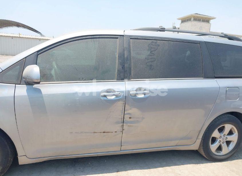 Photo 14 of 2014 Toyota Sienna LE V6 8 PASSENGER (VIN 5TDKK3DC6ES442682)