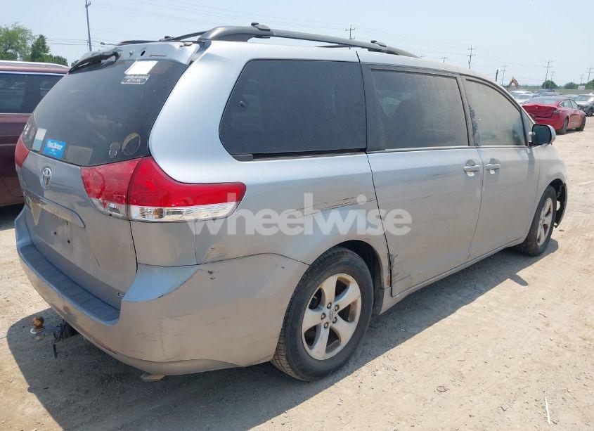 Photo 4 of 2014 Toyota Sienna LE V6 8 PASSENGER (VIN 5TDKK3DC6ES442682)