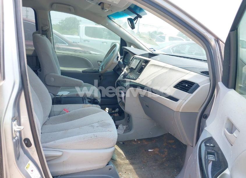 Photo 5 of 2014 Toyota Sienna LE V6 8 PASSENGER (VIN 5TDKK3DC6ES442682)