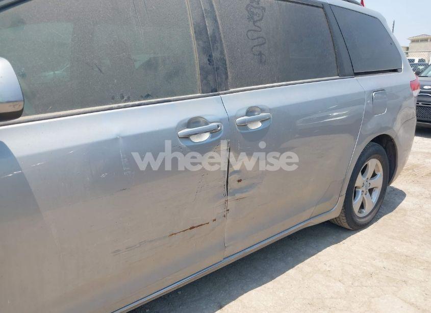 Photo 6 of 2014 Toyota Sienna LE V6 8 PASSENGER (VIN 5TDKK3DC6ES442682)