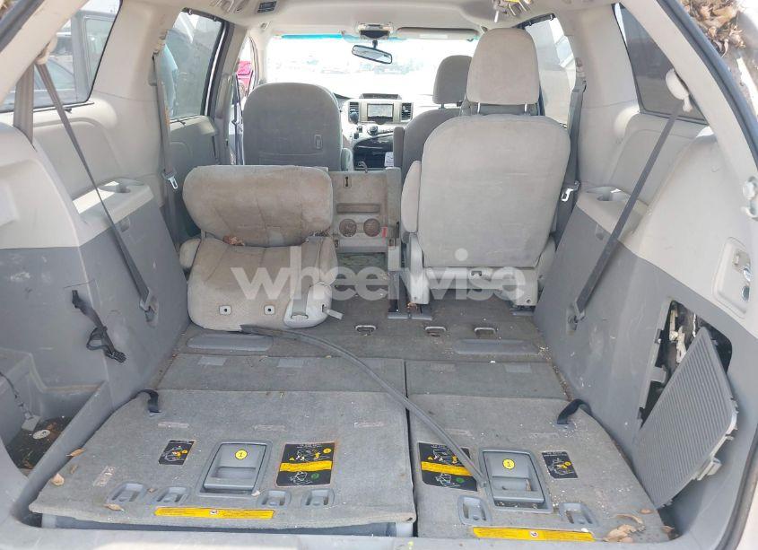 Photo 8 of 2014 Toyota Sienna LE V6 8 PASSENGER (VIN 5TDKK3DC6ES442682)