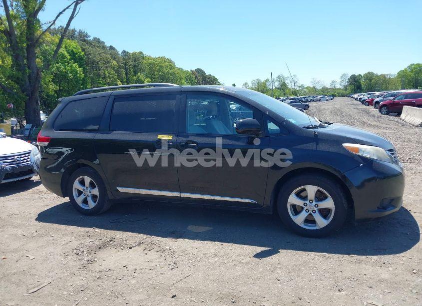 Photo 13 of 2014 Toyota Sienna LE V6 8 PASSENGER (VIN 5TDKK3DC6ES453200)