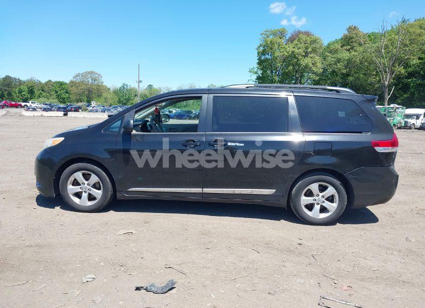 Photo 14 of 2014 Toyota Sienna LE V6 8 PASSENGER (VIN 5TDKK3DC6ES453200)