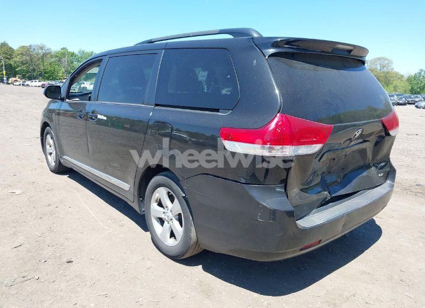 Photo 3 of 2014 Toyota Sienna LE V6 8 PASSENGER (VIN 5TDKK3DC6ES453200)
