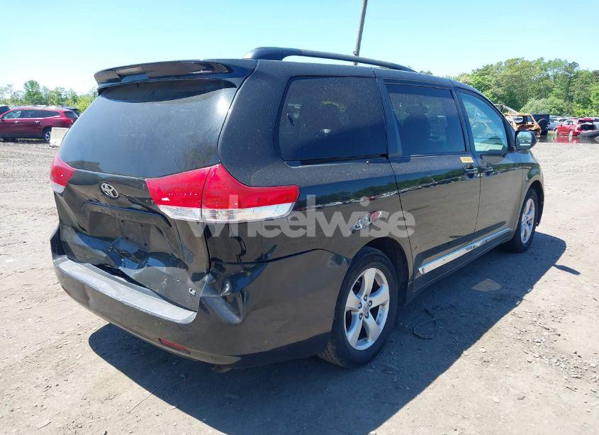 Photo 4 of 2014 Toyota Sienna LE V6 8 PASSENGER (VIN 5TDKK3DC6ES453200)