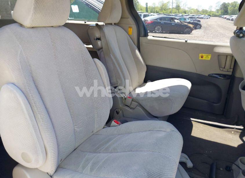 Photo 8 of 2014 Toyota Sienna LE V6 8 PASSENGER (VIN 5TDKK3DC6ES453200)