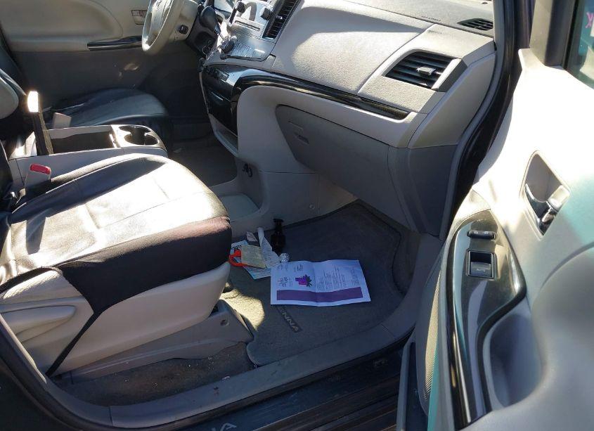 Photo 5 of 2014 Toyota Sienna LE V6 8 PASSENGER (VIN 5TDKK3DC6ES464679)