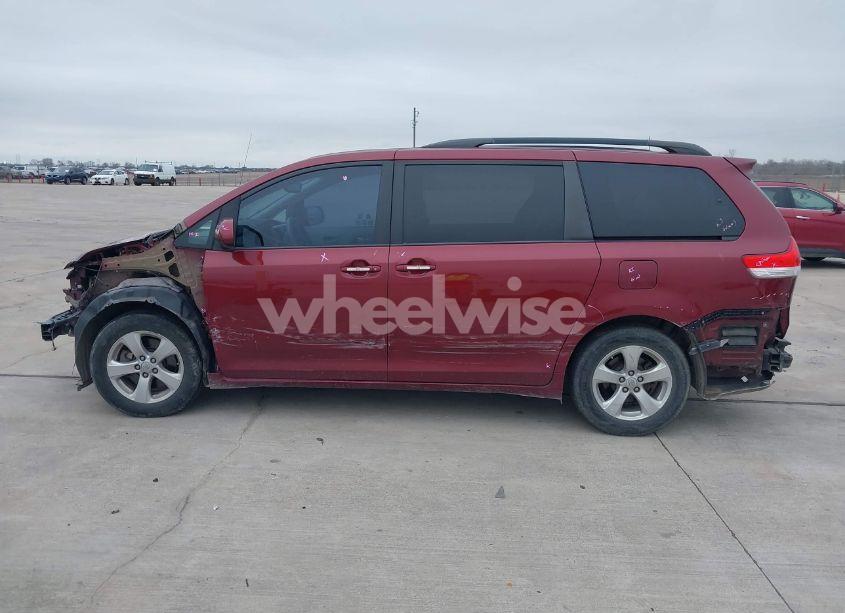 Photo 14 of 2014 Toyota Sienna LE V6 8 PASSENGER (VIN 5TDKK3DC6ES487962)