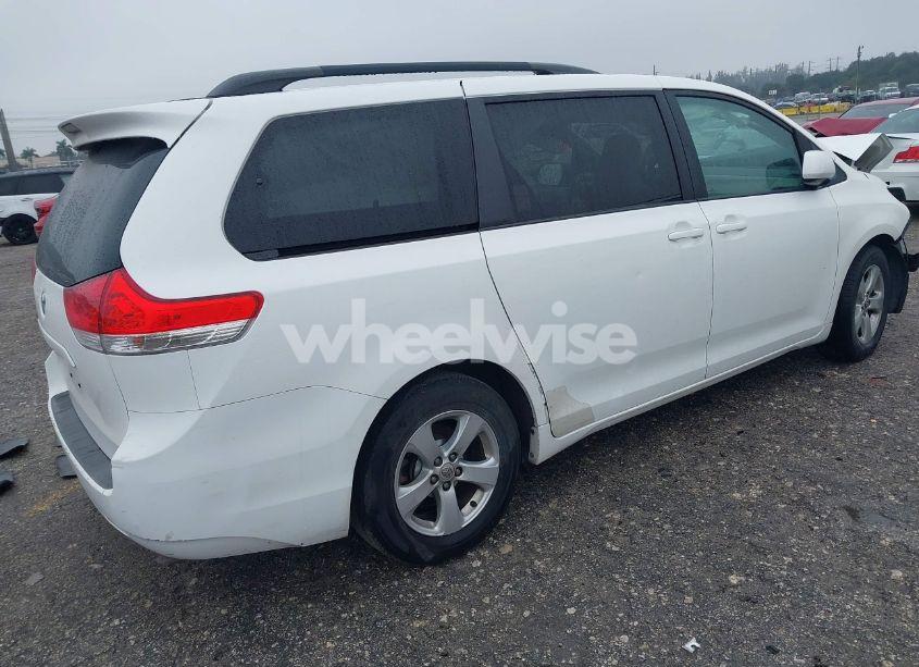 Photo 4 of 2014 Toyota Sienna LE V6 8 PASSENGER (VIN 5TDKK3DC6ES495673)