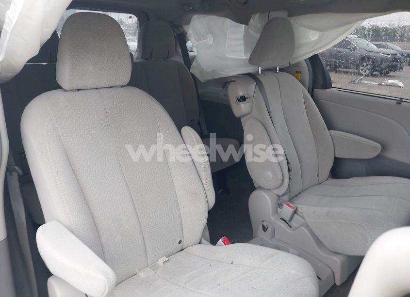 Photo 8 of 2014 Toyota Sienna LE V6 8 PASSENGER (VIN 5TDKK3DC6ES495673)