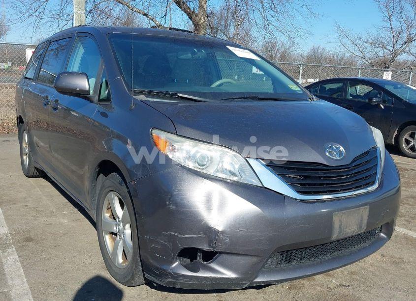 2014 Toyota Sienna LE V6 8 PASSENGER (VIN 5TDKK3DC6ES516943) main photo