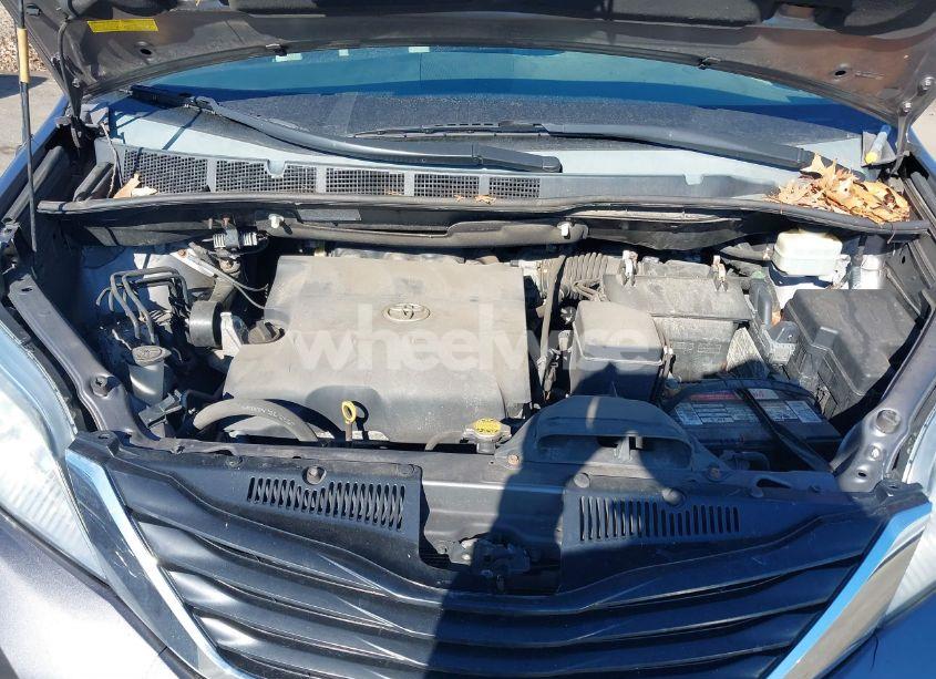 Photo 10 of 2014 Toyota Sienna LE V6 8 PASSENGER (VIN 5TDKK3DC6ES516943)