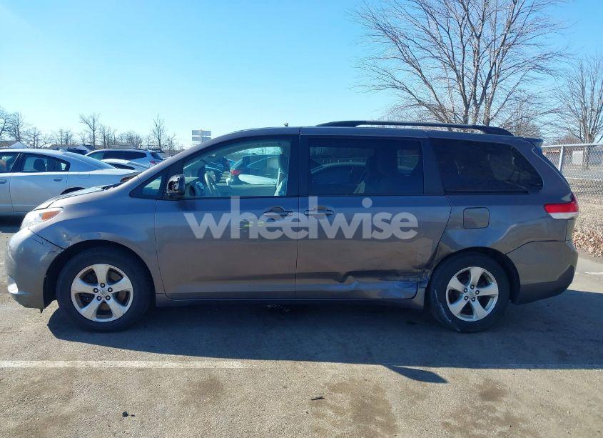 Photo 14 of 2014 Toyota Sienna LE V6 8 PASSENGER (VIN 5TDKK3DC6ES516943)