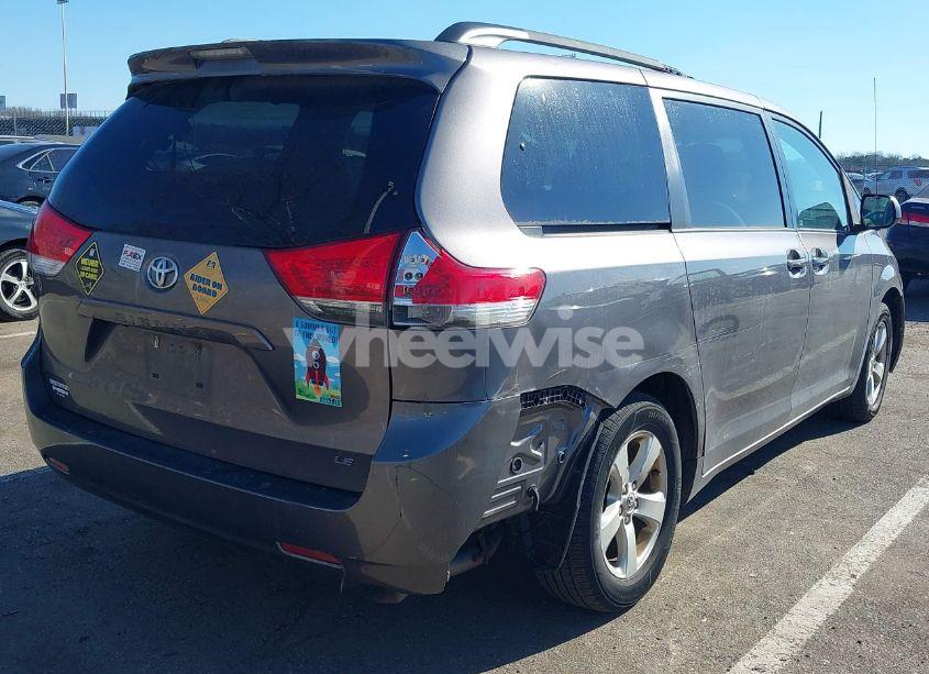 Photo 4 of 2014 Toyota Sienna LE V6 8 PASSENGER (VIN 5TDKK3DC6ES516943)