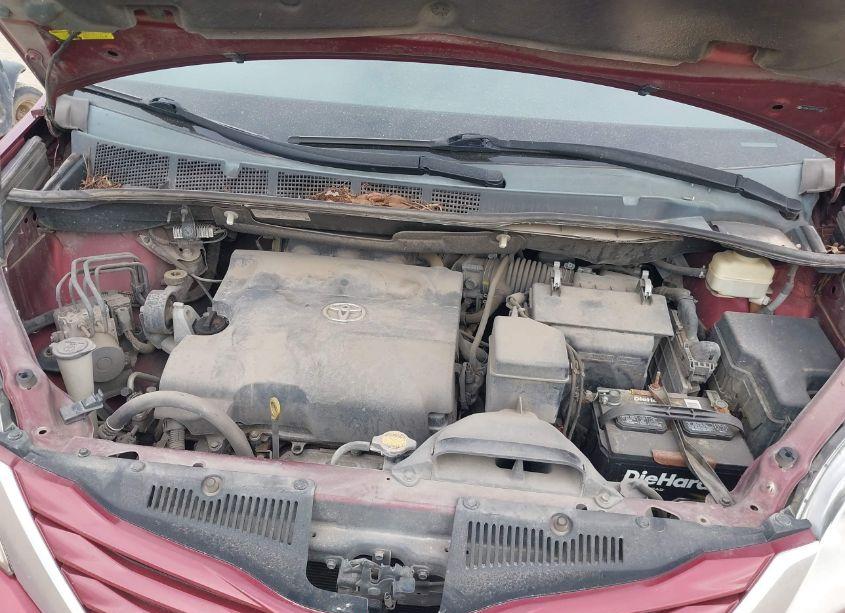 Photo 10 of 2015 Toyota Sienna LE 8 PASSENGER (VIN 5TDKK3DC6FS575881)