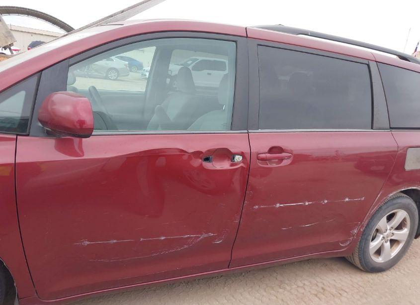 Photo 13 of 2015 Toyota Sienna LE 8 PASSENGER (VIN 5TDKK3DC6FS575881)