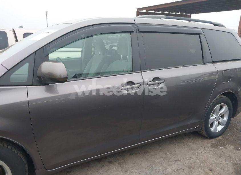 Photo 15 of 2015 Toyota Sienna LE 8 PASSENGER (VIN 5TDKK3DC6FS587755)