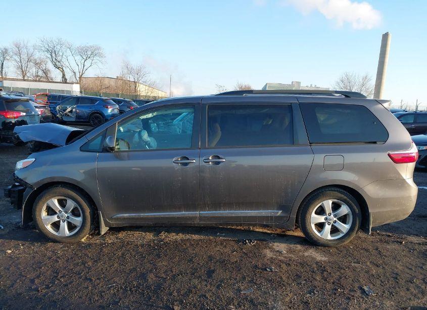 Photo 15 of 2015 Toyota Sienna LE 8 PASSENGER (VIN 5TDKK3DC6FS607437)