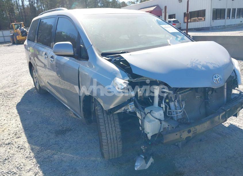 2016 Toyota Sienna LE 8 PASSENGER (VIN 5TDKK3DC6GS696573) main photo