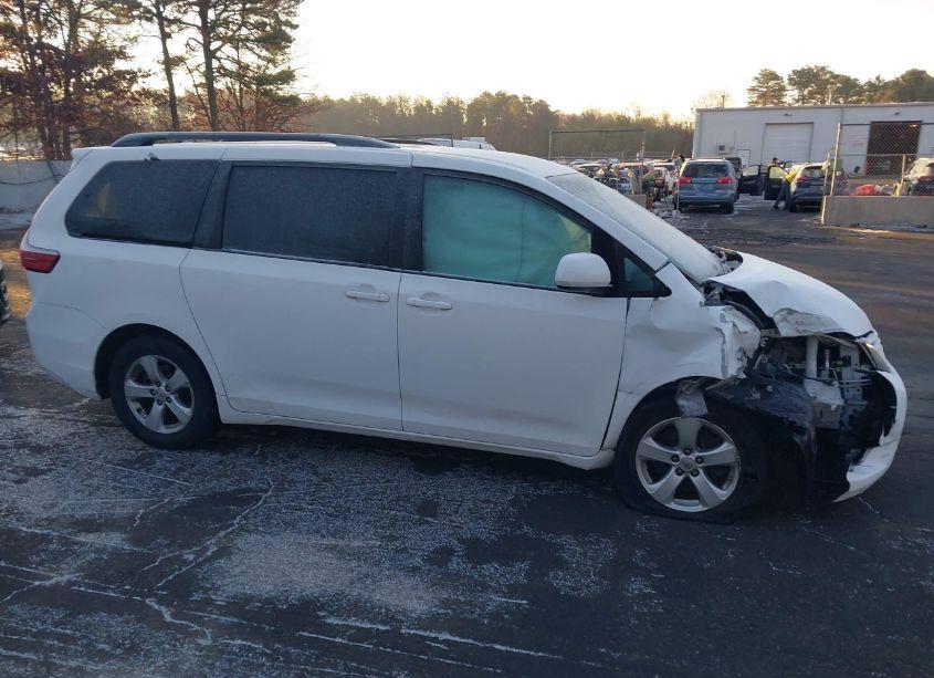Photo 13 of 2016 Toyota Sienna LE 8 PASSENGER (VIN 5TDKK3DC6GS698498)