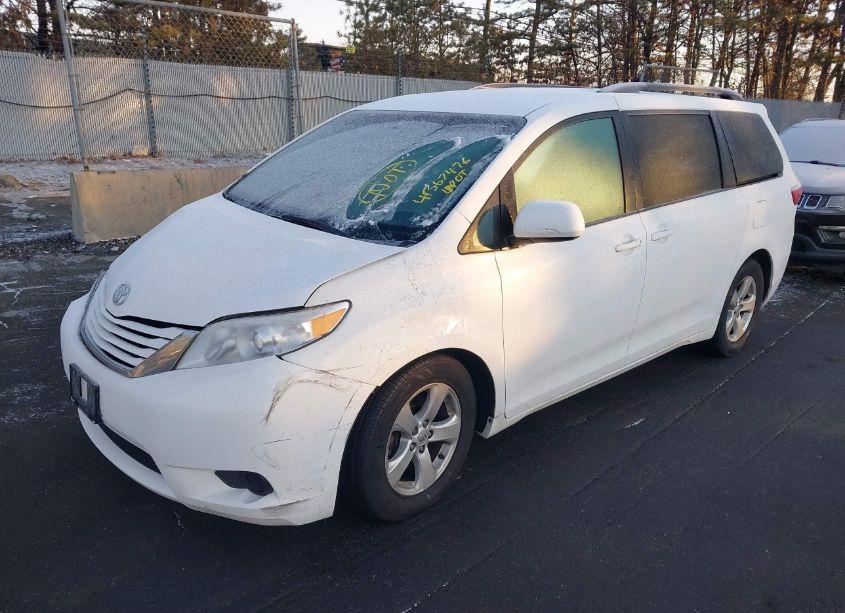 Photo 2 of 2016 Toyota Sienna LE 8 PASSENGER (VIN 5TDKK3DC6GS698498)
