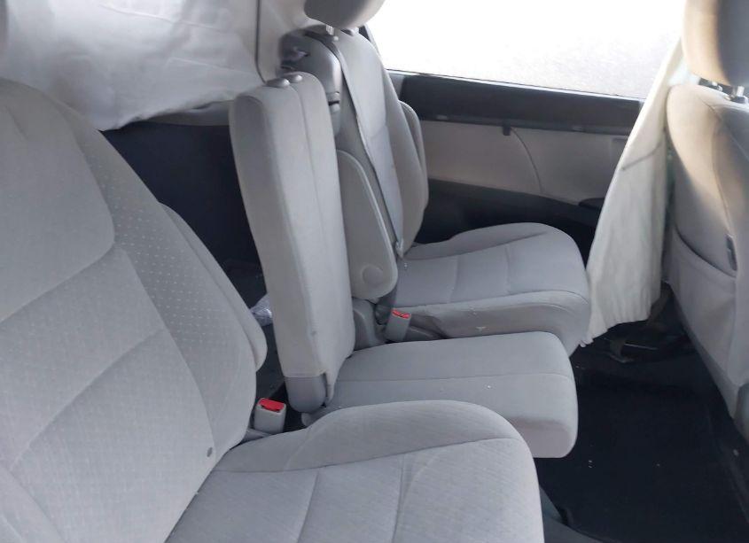 Photo 8 of 2016 Toyota Sienna LE 8 PASSENGER (VIN 5TDKK3DC6GS698498)