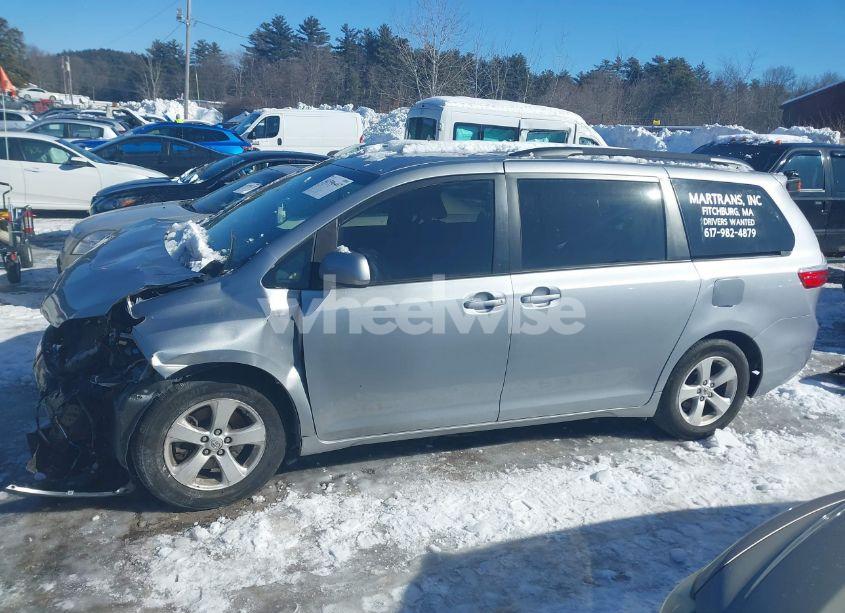 Photo 15 of 2016 Toyota Sienna LE 8 PASSENGER (VIN 5TDKK3DC6GS711315)