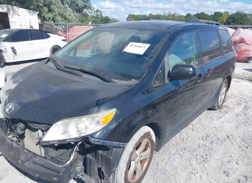 Photo 2 of 2016 Toyota Sienna LE 8 PASSENGER (VIN 5TDKK3DC6GS736179)