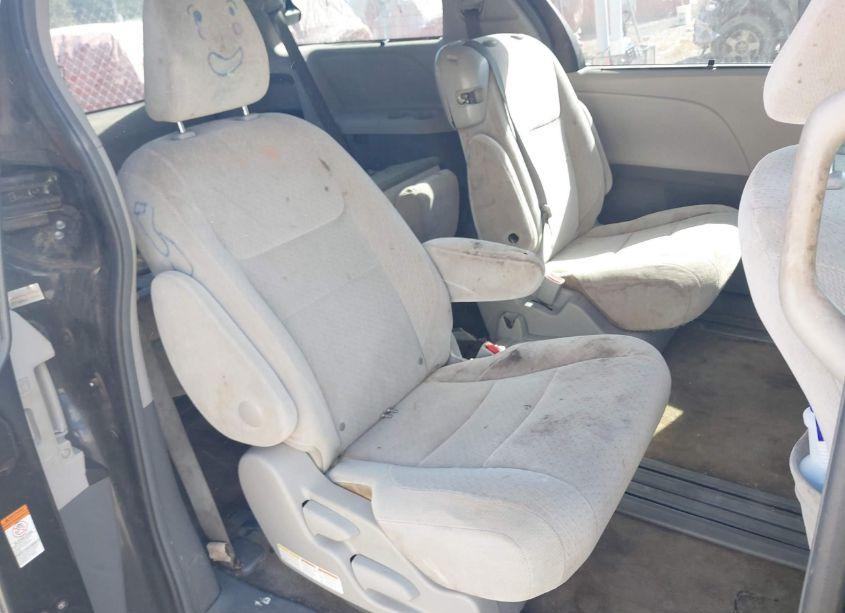 Photo 8 of 2016 Toyota Sienna LE 8 PASSENGER (VIN 5TDKK3DC6GS736179)