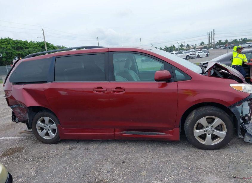 Photo 13 of 2016 Toyota Sienna LE 7 PASSENGER (VIN 5TDKK3DC6GS760644)