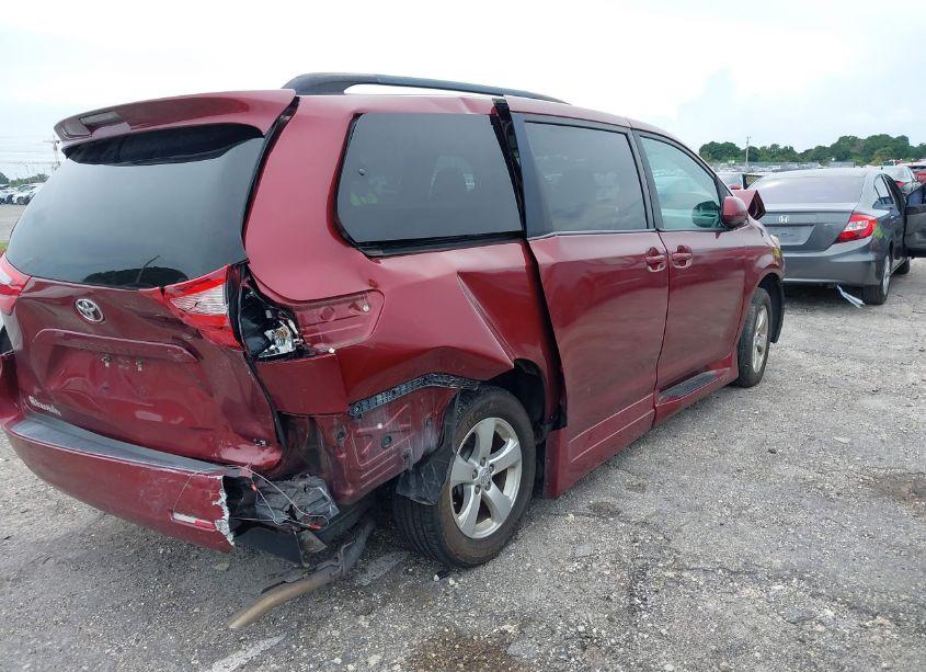 Photo 4 of 2016 Toyota Sienna LE 7 PASSENGER (VIN 5TDKK3DC6GS760644)