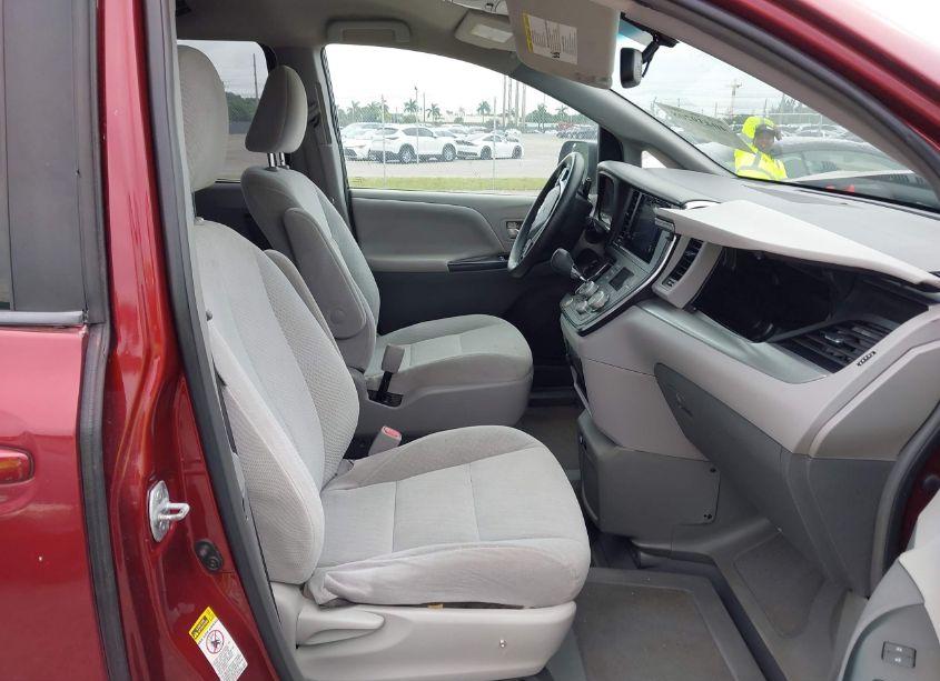 Photo 5 of 2016 Toyota Sienna LE 7 PASSENGER (VIN 5TDKK3DC6GS760644)