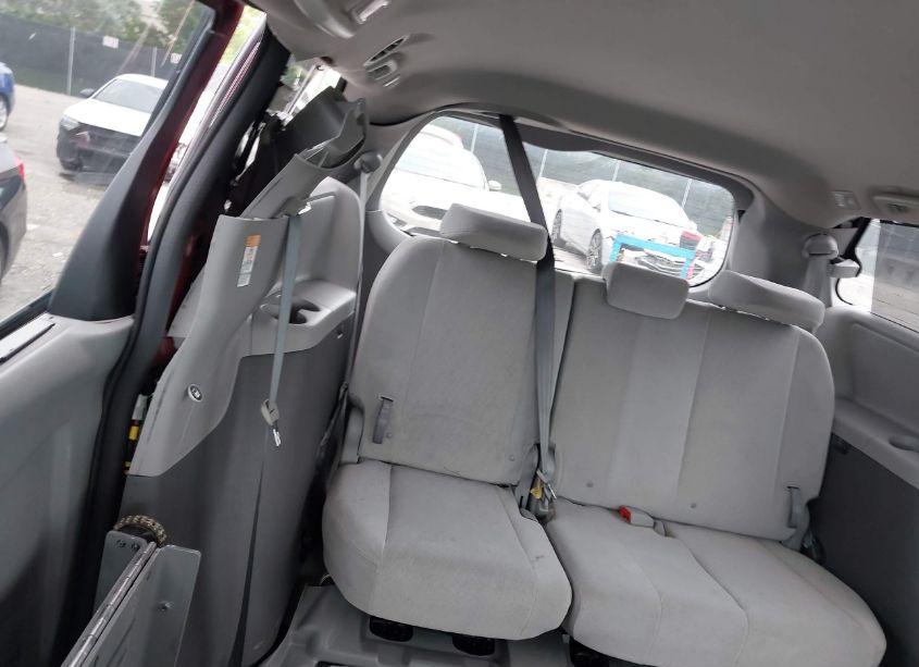 Photo 8 of 2016 Toyota Sienna LE 7 PASSENGER (VIN 5TDKK3DC6GS760644)
