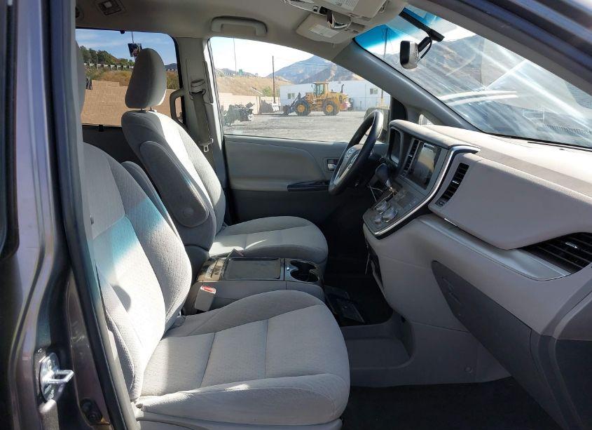 Photo 5 of 2016 Toyota Sienna LE 8 PASSENGER (VIN 5TDKK3DC6GS764533)